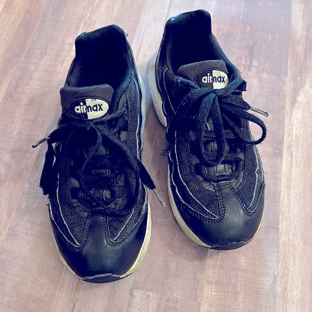 NIKE Airmax 95 Oreo Sneakers 3Y GUC